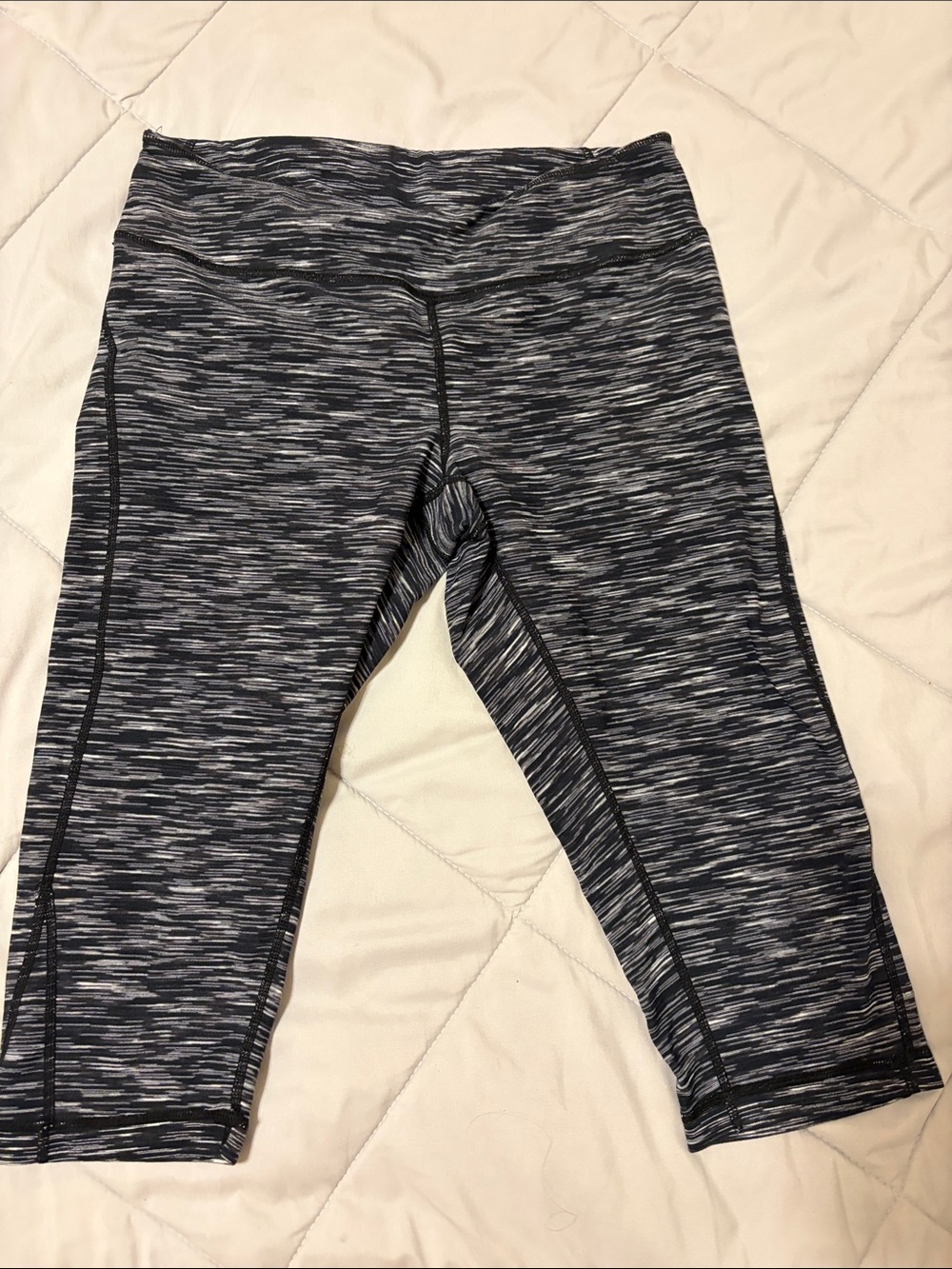 Zella Kids Capri Leggings in Heathered Black & White